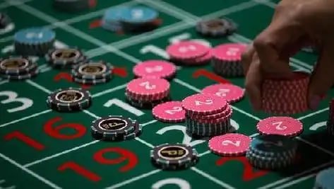 Filipino players enjoying lucky 9 sports and casino games on mobile